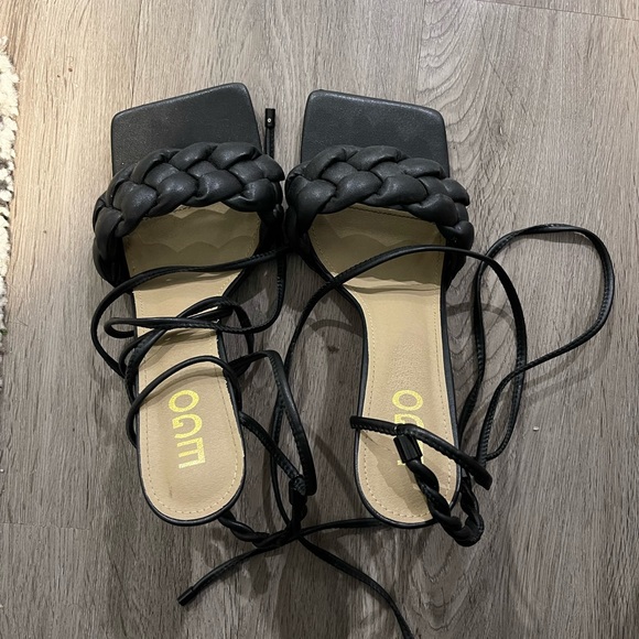 Black classy lace up heels - Picture 4 of 4